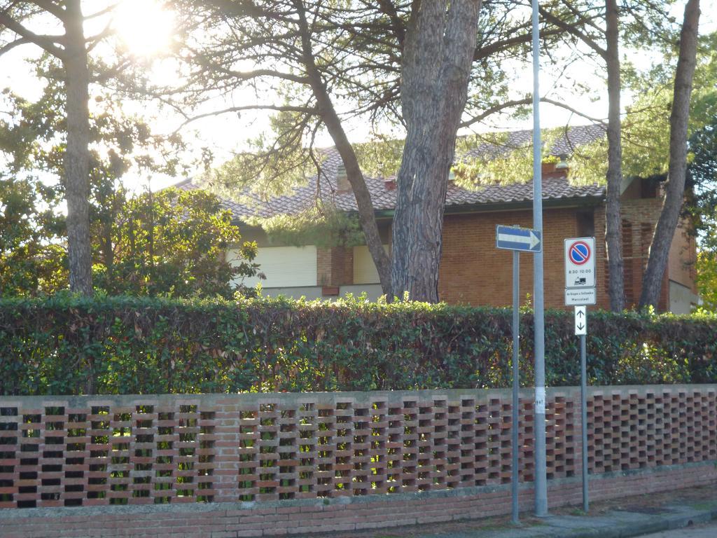 Il Geranio Villa Tirrenia Bagian luar foto