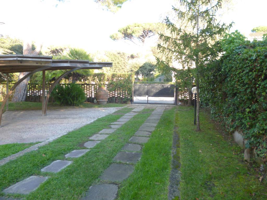 Il Geranio Villa Tirrenia Bagian luar foto